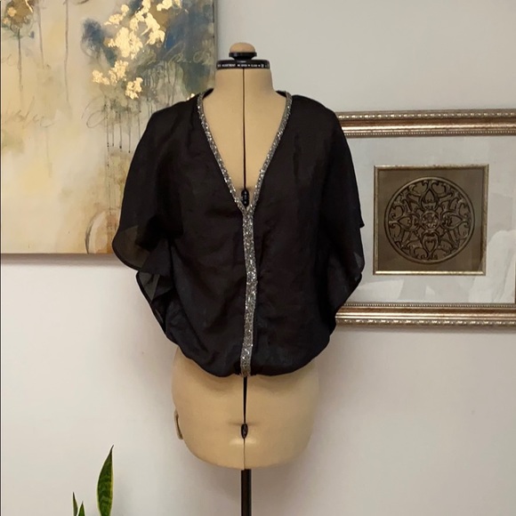 Guess Tops - Guess Small ‘Y’ neck top